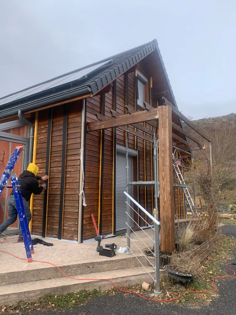 Bardage composite Hardie Plank — Chambon-sur-Lac — image 3