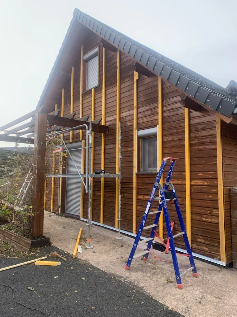 Bardage composite Hardie Plank — Chambon-sur-Lac — image 1